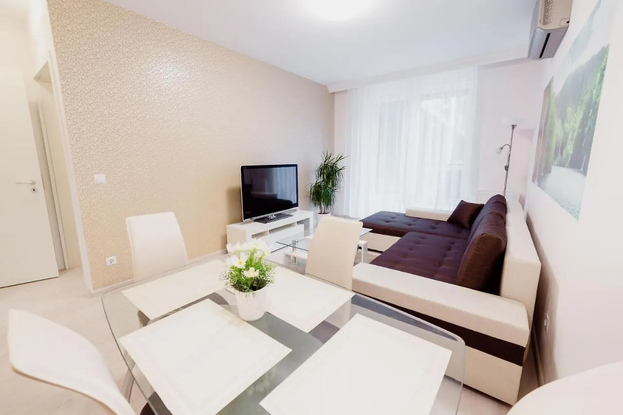 Corvin Promenade With Free Parking Apartment Budapest