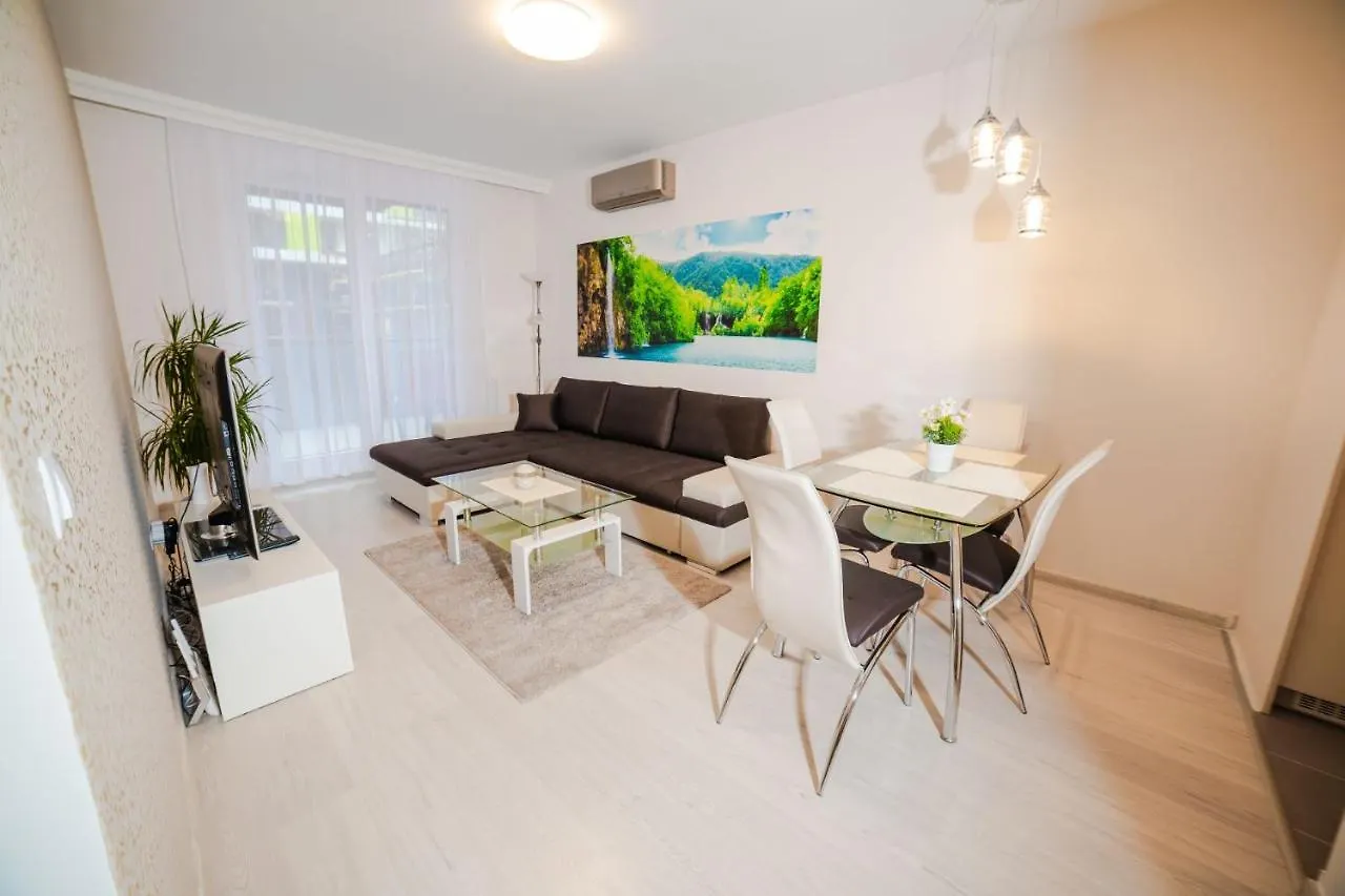 Corvin Promenade With Free Parking Apartment Budapest